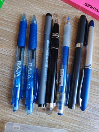 Forniture scolastiche: quaderni, penne, matite e altro