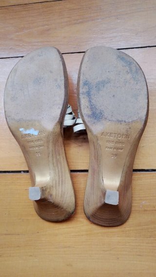 Sandalias Aketohn Beige y Doradas