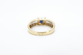 Anillo Oro 18k Zafiro Azul Ovalado y Circonitas