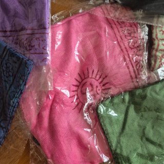 Pareos diferentes colores. Precio por unidad