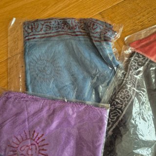 Pareos diferentes colores. Precio por unidad
