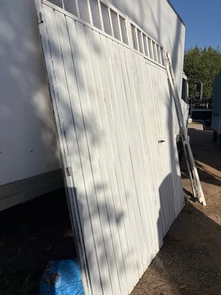 Puerta de garaje o portón de chapa