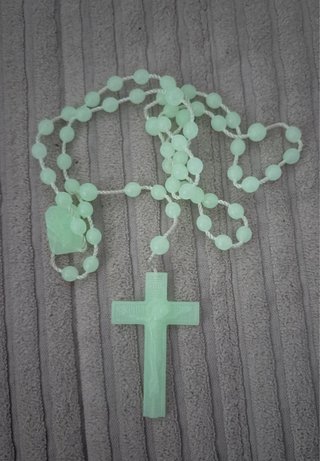 Rosario blanco con cruz