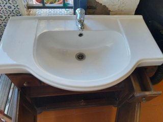 Mueble de baño lavabo madera y cerámica