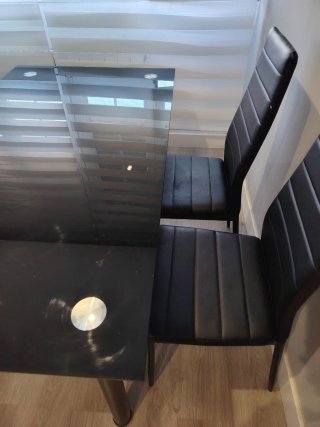 Mesa comedor negra cristal 4 sillas