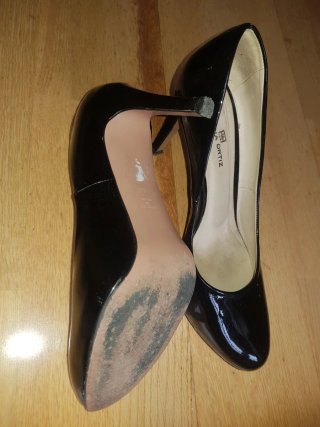 Zapatos de tacón Gloria Ortiz negros