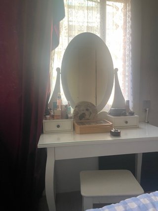 Tavolo trucco in cristallo e legno
