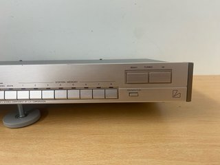 Sintonizador Luxman T-404L Plata