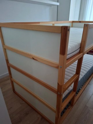 Cama alta IKEA Kura