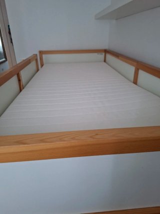 Cama alta IKEA Kura