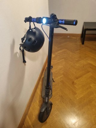 Patinete Eléctrico con Pantalla LED