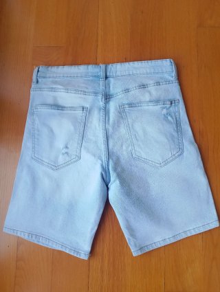 Pantalón corto chico Talla 40 elástico.