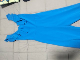 Mono azul con volantes