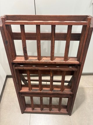 Botellero de madera rústico