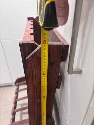 Botellero de madera rústico