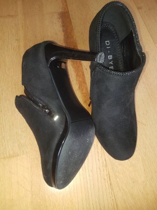 Botines de tacón negros