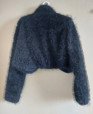 Bolero negro peludo