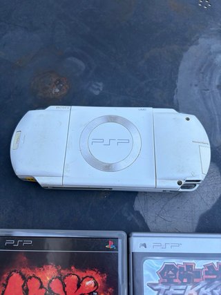 PSP Blanca + 4 Juegos
