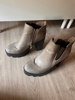 Botas grises de plataforma talla 39