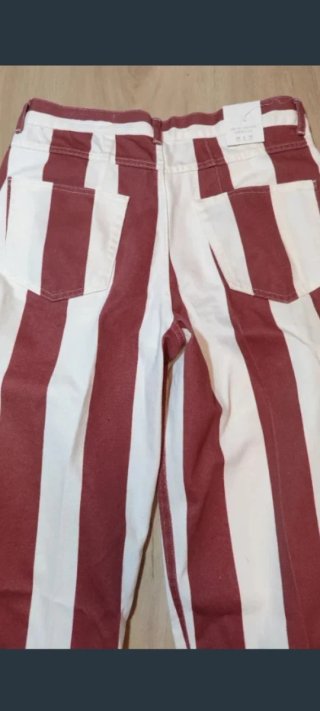 Pantalón rayas Zara