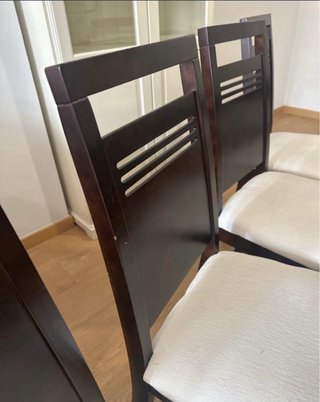4 Sillas de Comedor de Madera
