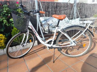 Bicicleta Moma Paseo Blanca 28"
