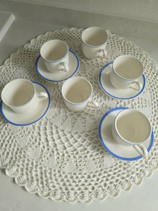 Juego 6 tazas y 4 platos loza vintage