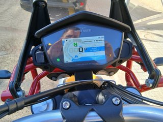 Moto Guzzi V85 TT 2021 Blanca/Amarilla