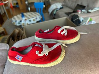 Zapatillas rojas infantiles Talla 23