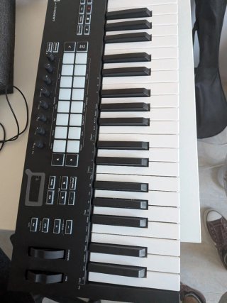 Novation Launchkey 37