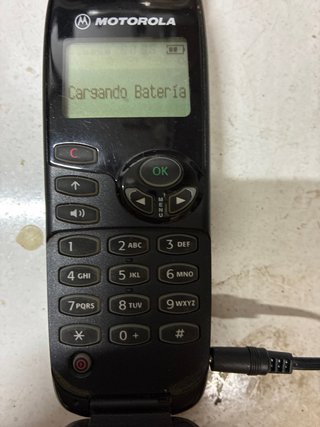 Teléfono Móvil Motorola M3688 Vintage con cargador
