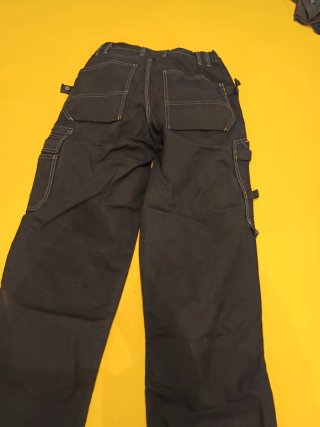 Pantalón de trabajo negro a estrenar