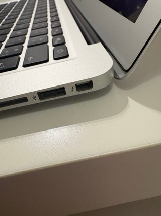 Macbook Air 2017 Plata (Pantalla averiada)