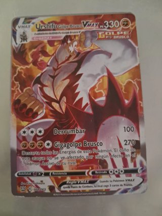 Carta Pokémon Urshifu Golpe Brusco VMAX