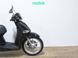 PIAGGIO LIBERTY 125 (TOP CASE) (IVA DEDUCIBLE)