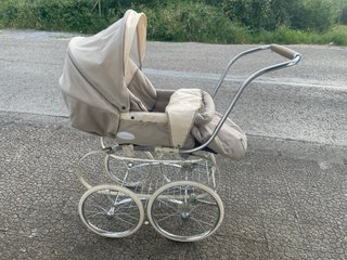 Passeggino e seggiolino Inglesina beige con borsa abbinata