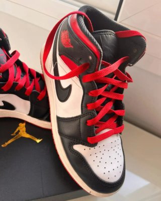 Nike Air Jordan 1 MID Zapatos Deportivos. Sin uso