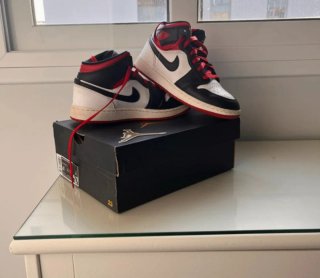 Nike Air Jordan 1 MID Zapatos Deportivos. Sin uso