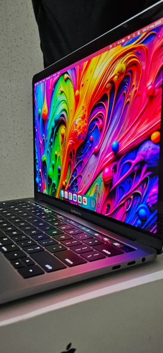 MACBOOK PRO i7 16GB 1TB