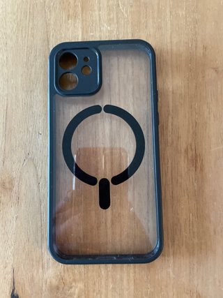 Funda iPhone 12 Negra Transparente Magnética