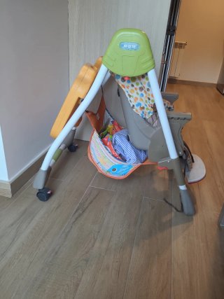 Trona Jane con estampado de jirafa