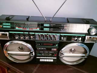 Crown radio cassette boombox SZ5100