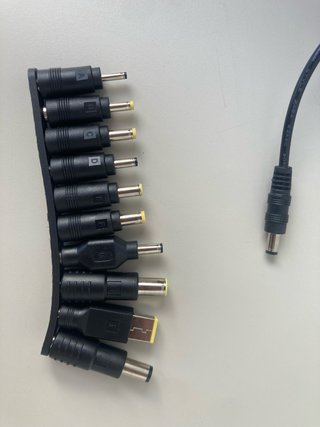 Caricabatterie portatile HAMA con 10 adattatori