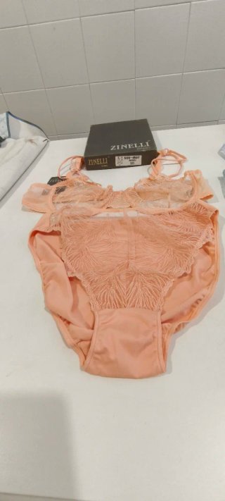 Lote 2 conjuntos lencería Zinelli talla 90B.