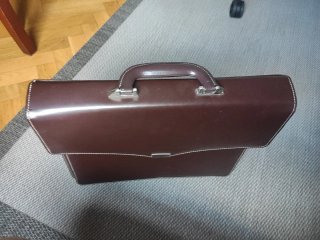 Cartera porta documentos piel marrón