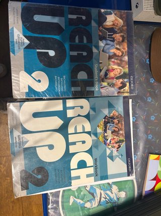 Reach Up 2 Students Book (Spain) y el woorbok2bach