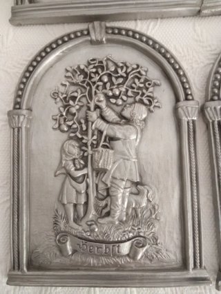 4 Piatti Decorativi in Zinco Tedesco