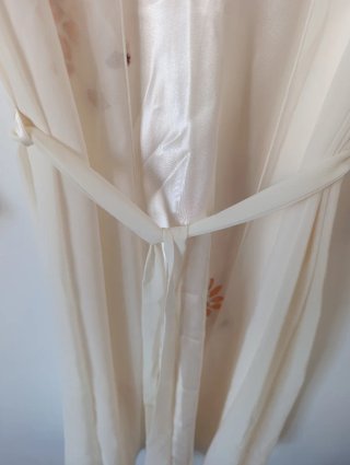 Conjunto en satén de camisón y bata