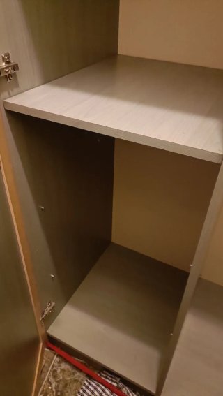 Armario de madera y tela