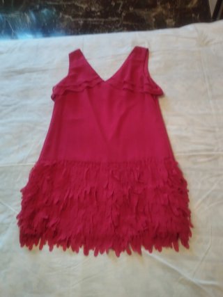 Vestido fiesta fucsia con volantes